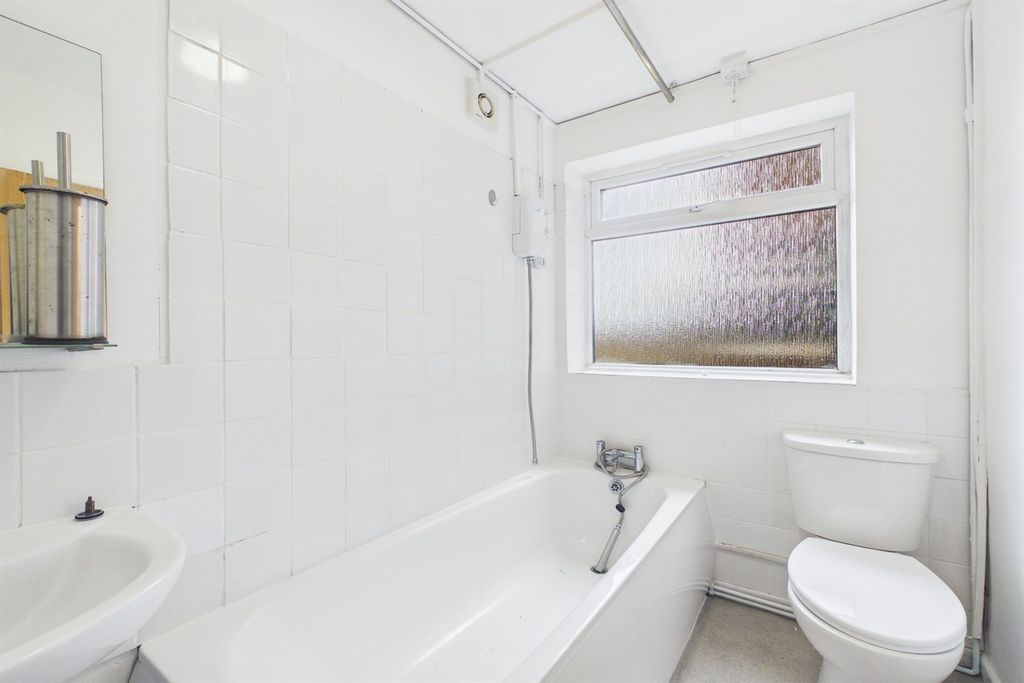 Property photo 3 of 5 Bathroom