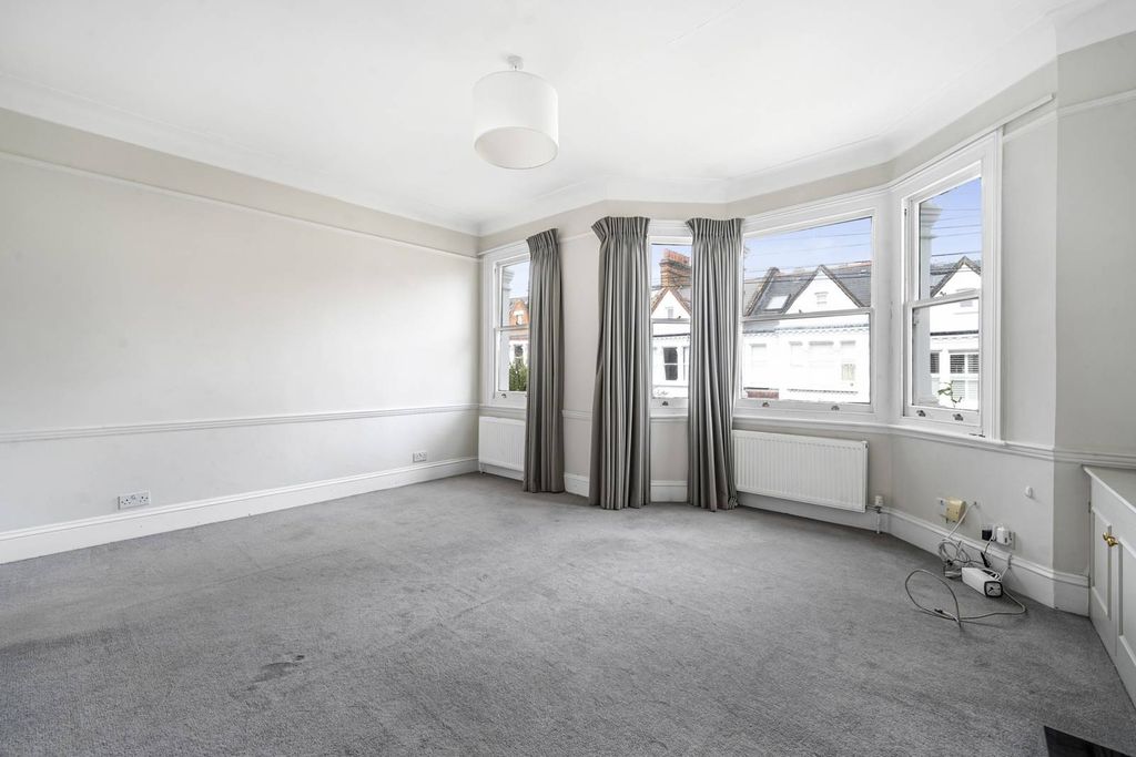 Property photo 3 of 11