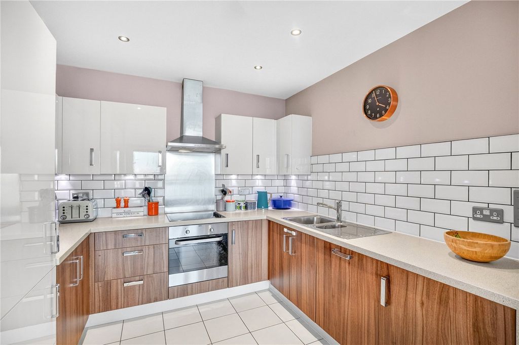 Property photo 2 of 15 Picture No. 22