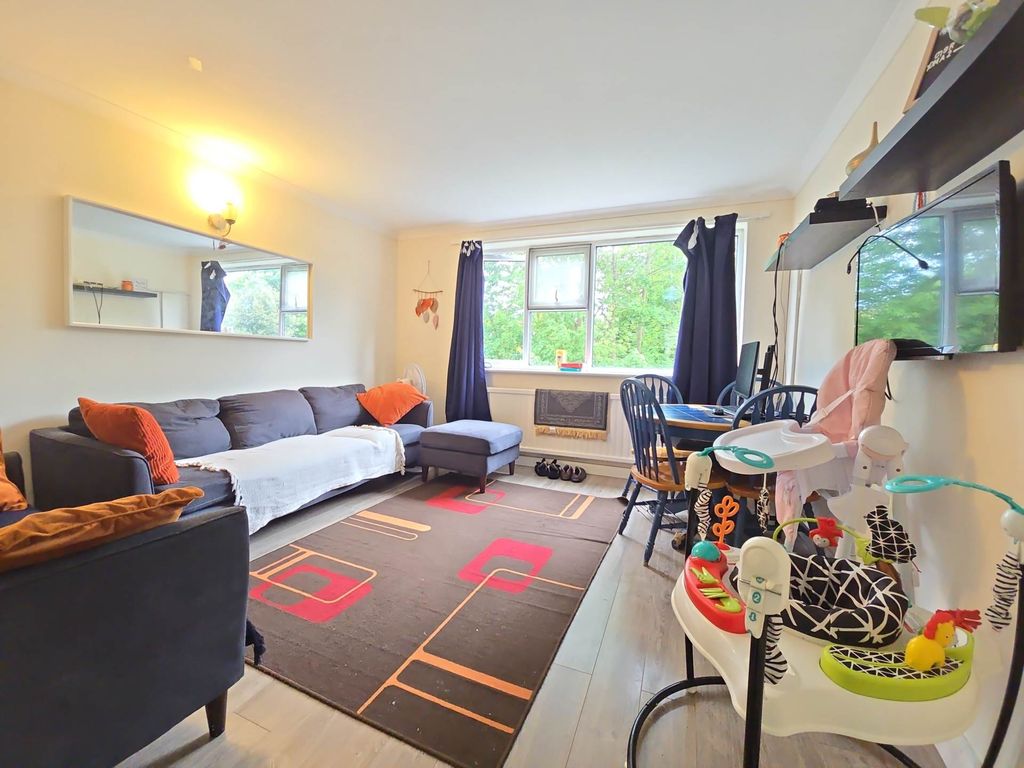 Property photo 2 of 7