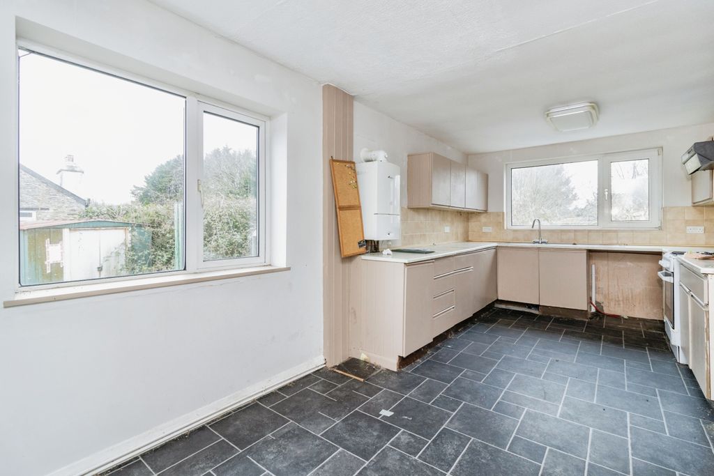 Property photo 3 of 17 Kitchen/Diner
