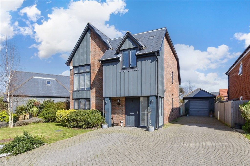 Property photo 1 of 11 External (Web)