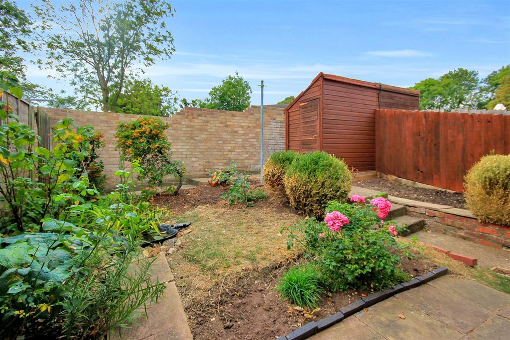 Property photo 3 of 13 Garden 1.Jpg