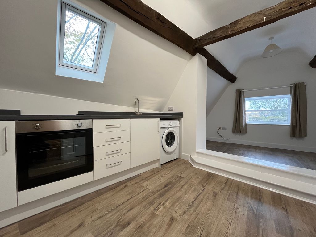 Property photo 2 of 17 Image