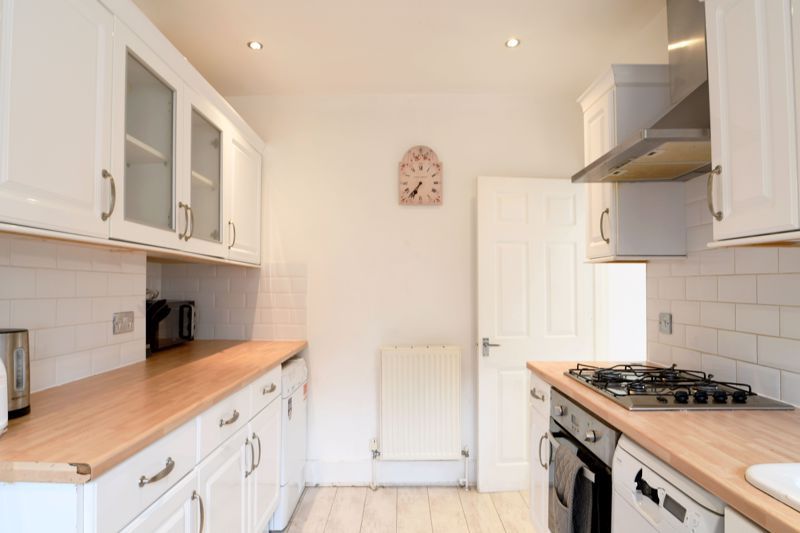 Property photo 3 of 8 Photo 12