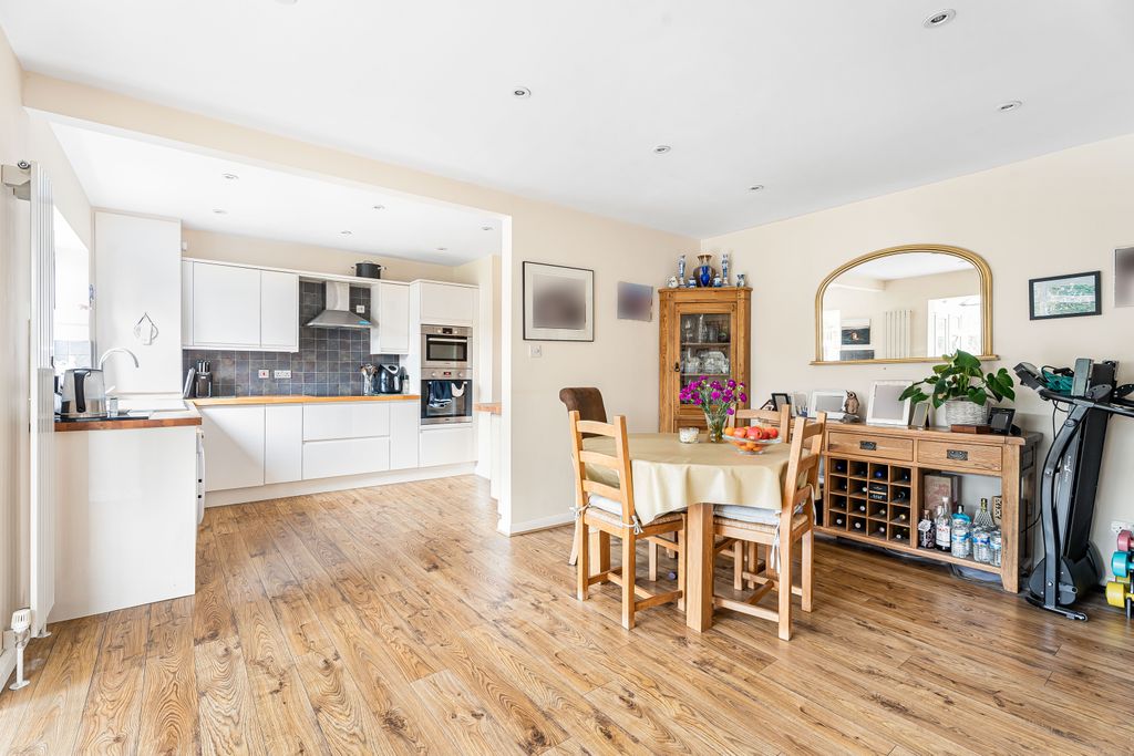 Property photo 3 of 17 Kitchen/Dining