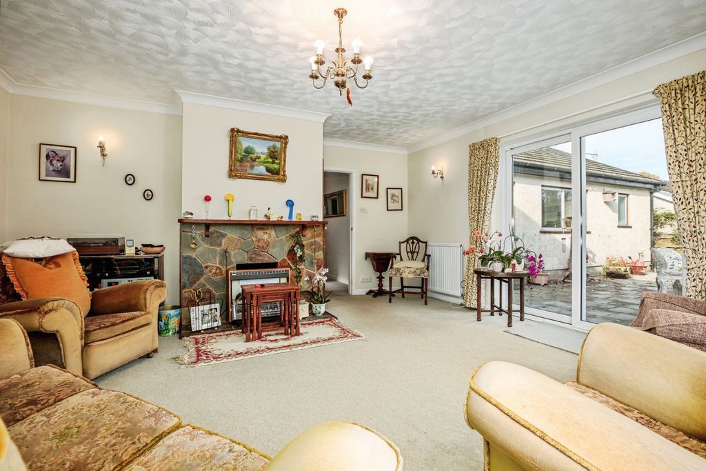 Property photo 3 of 17 Photo