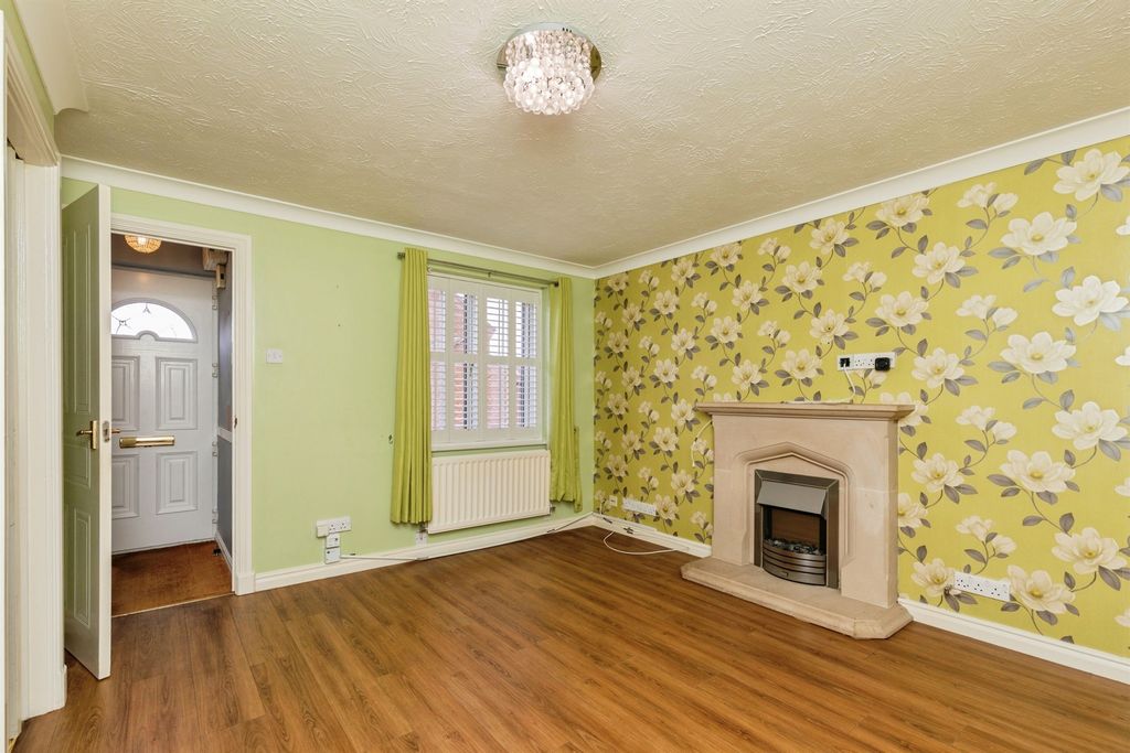 Property photo 2 of 17