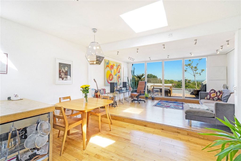 Property photo 1 of 15 Picture No. 21