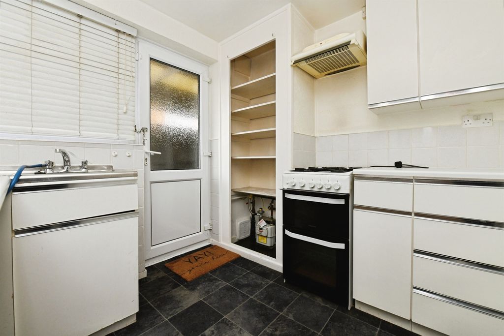 Property photo 2 of 12