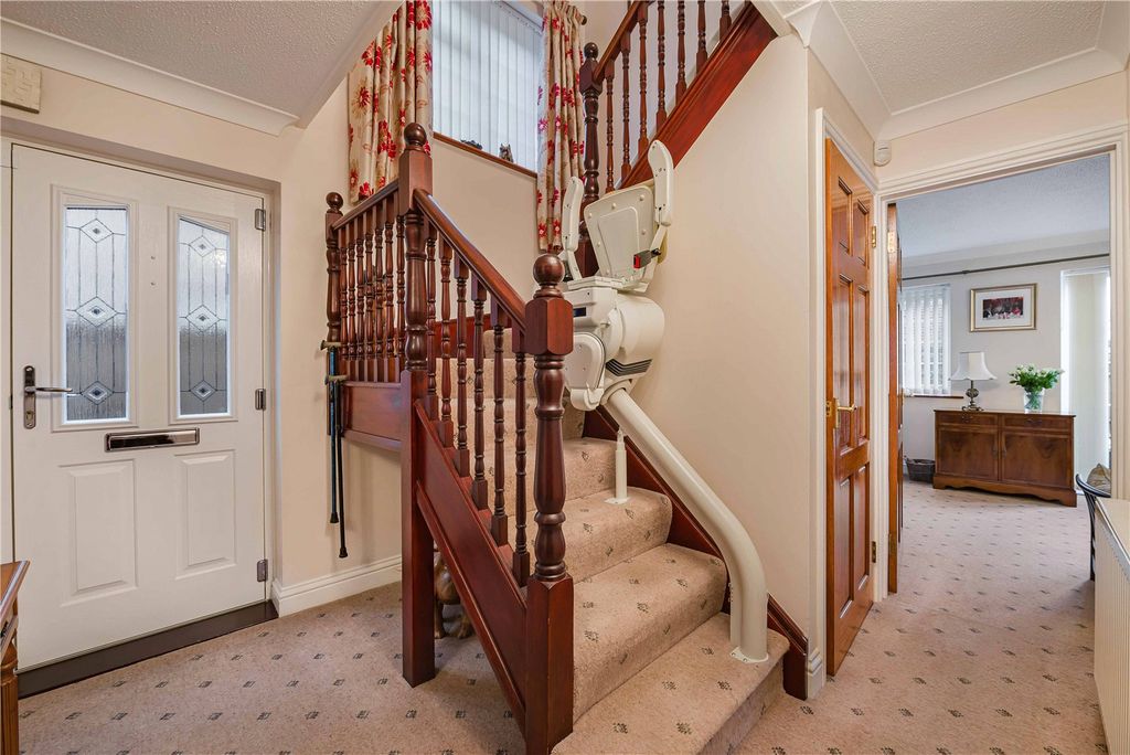 Property photo 3 of 16 Hallway