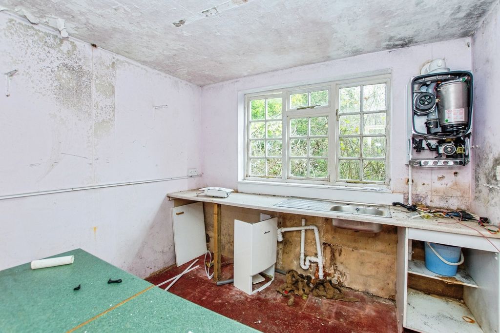 Property photo 3 of 16 Pbox-Img.Jpg