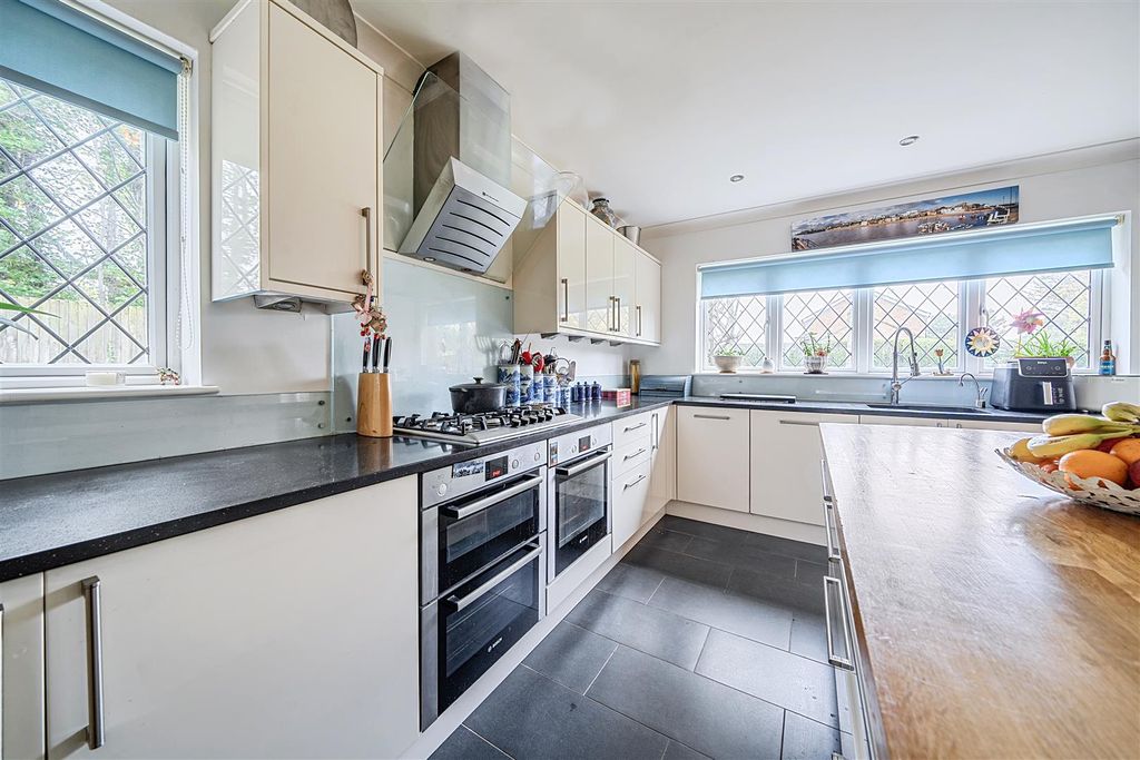 Property photo 3 of 23 1372758-11-691218968235d.Jpg