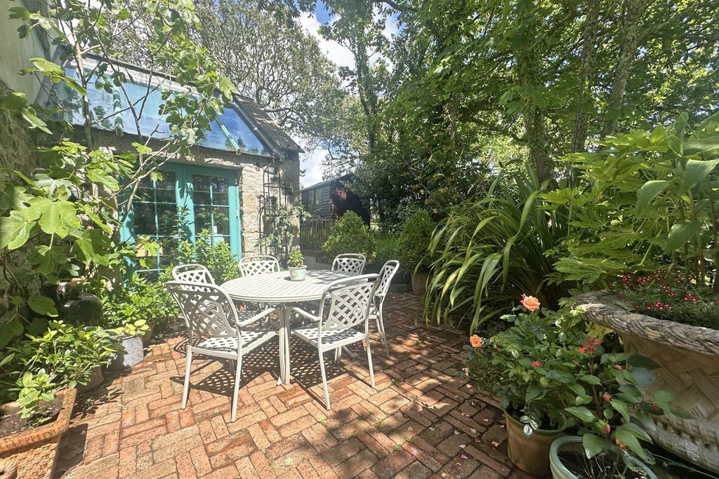 Property photo 2 of 19 Photo 2