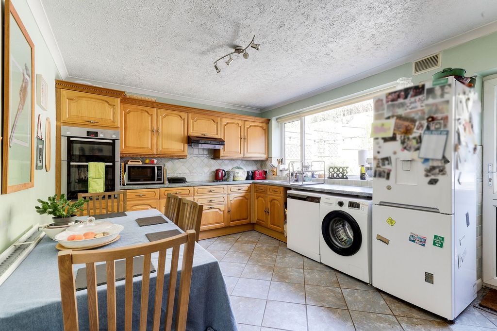 Property photo 3 of 22