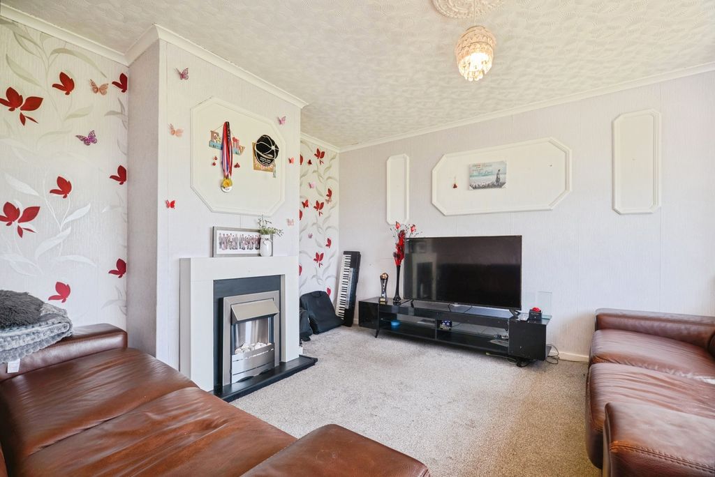 Property photo 3 of 18 Pbox-Img.Jpg