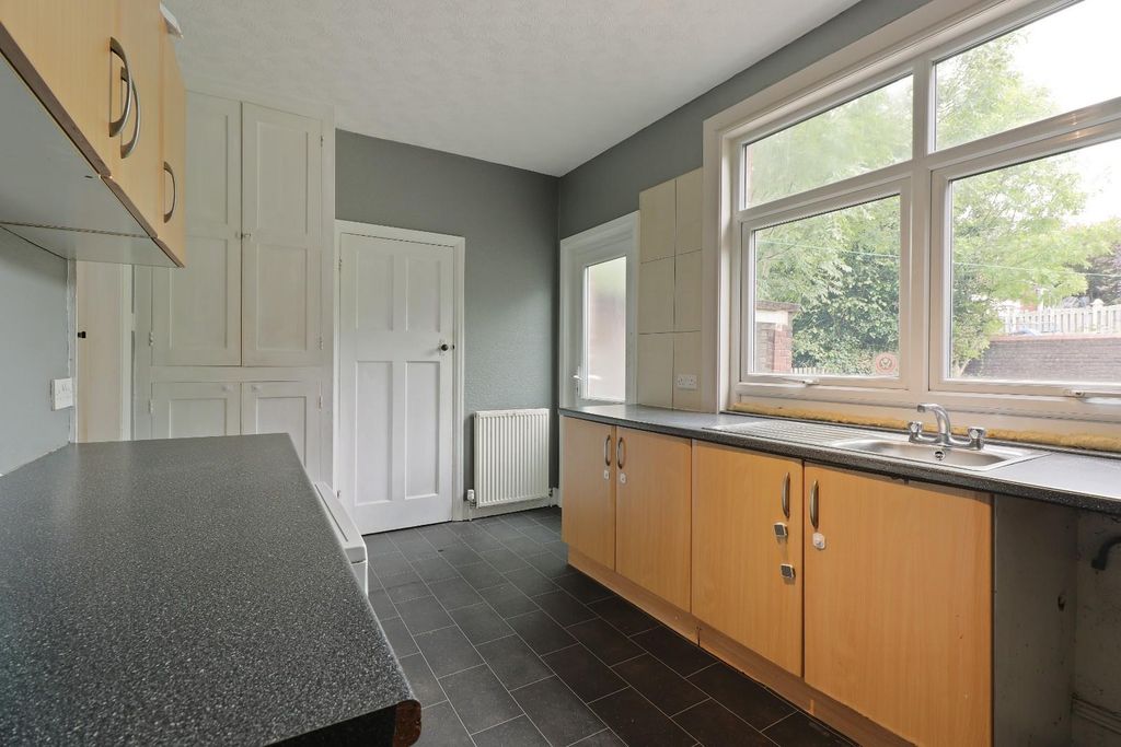 Property photo 2 of 24 Kitchen