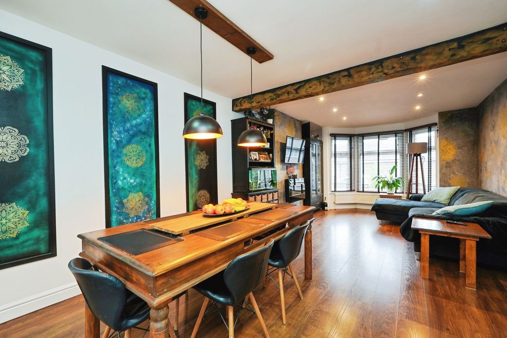 Property photo 3 of 18 Pbox-Img.Jpg