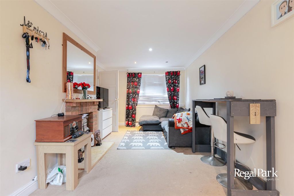 Property photo 3 of 17 Lounge/Dining Room