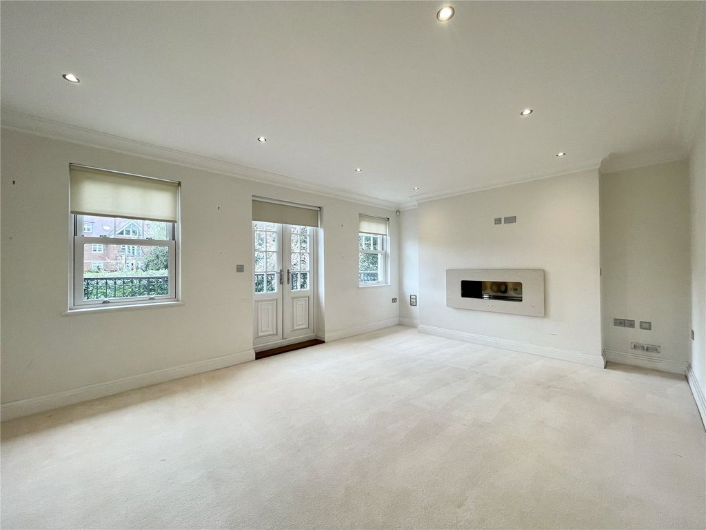 Property photo 3 of 19 Picture No. 30