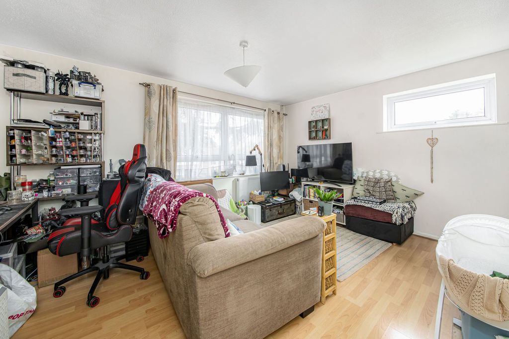 Property photo 2 of 12