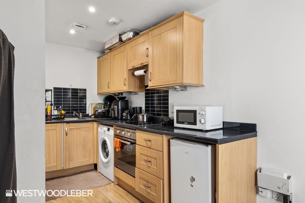 Property photo 2 of 6 Theclockhouse_4