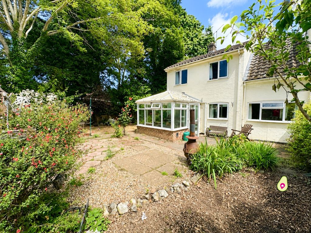 Property photo 1 of 17 5162810