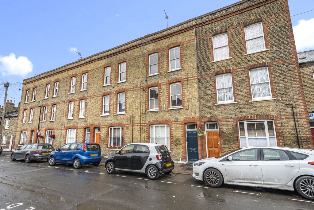 Property photo 1 of 9 External