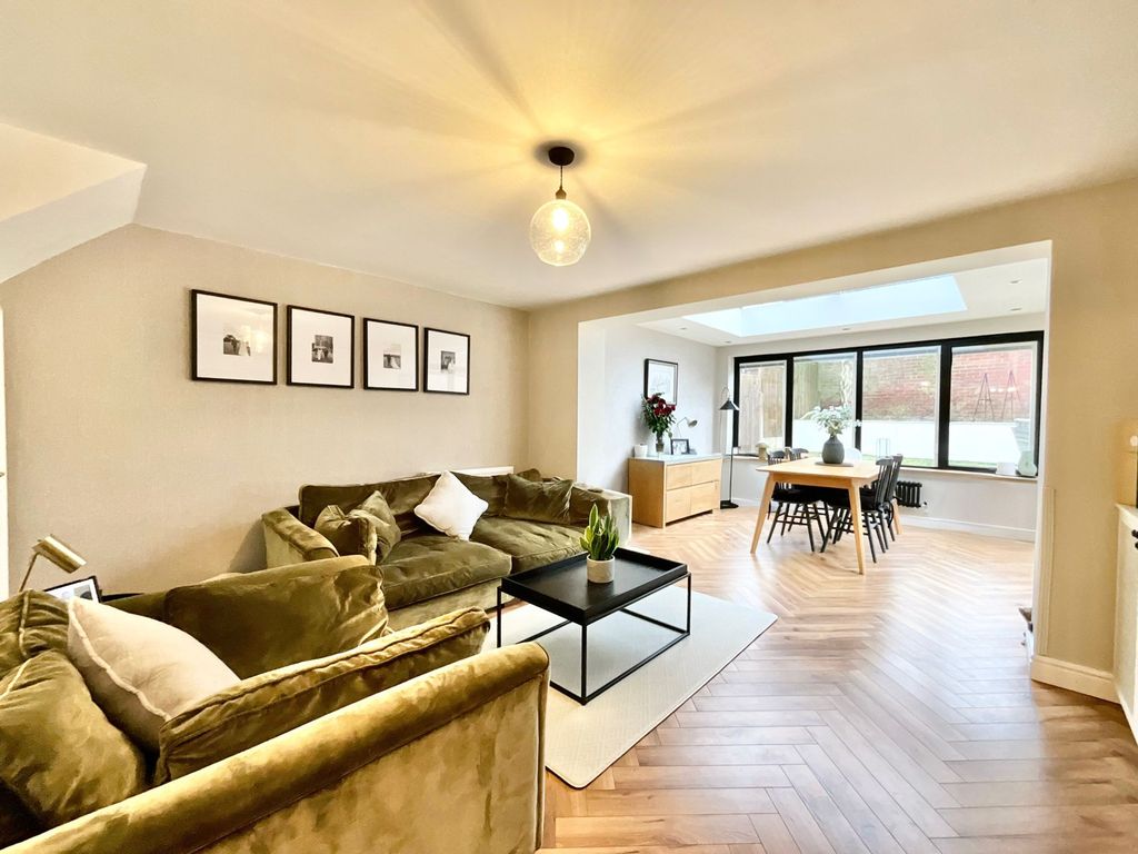 Property photo 2 of 26