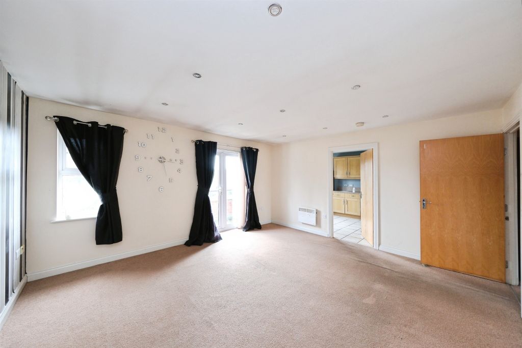 Property photo 3 of 13