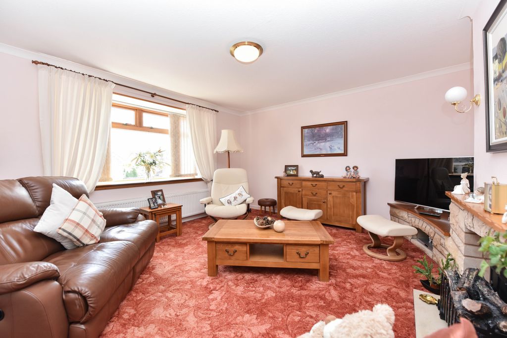 Property photo 2 of 25