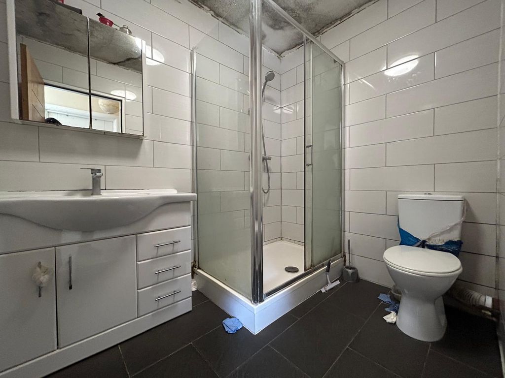 Property photo 3 of 6 Gallery