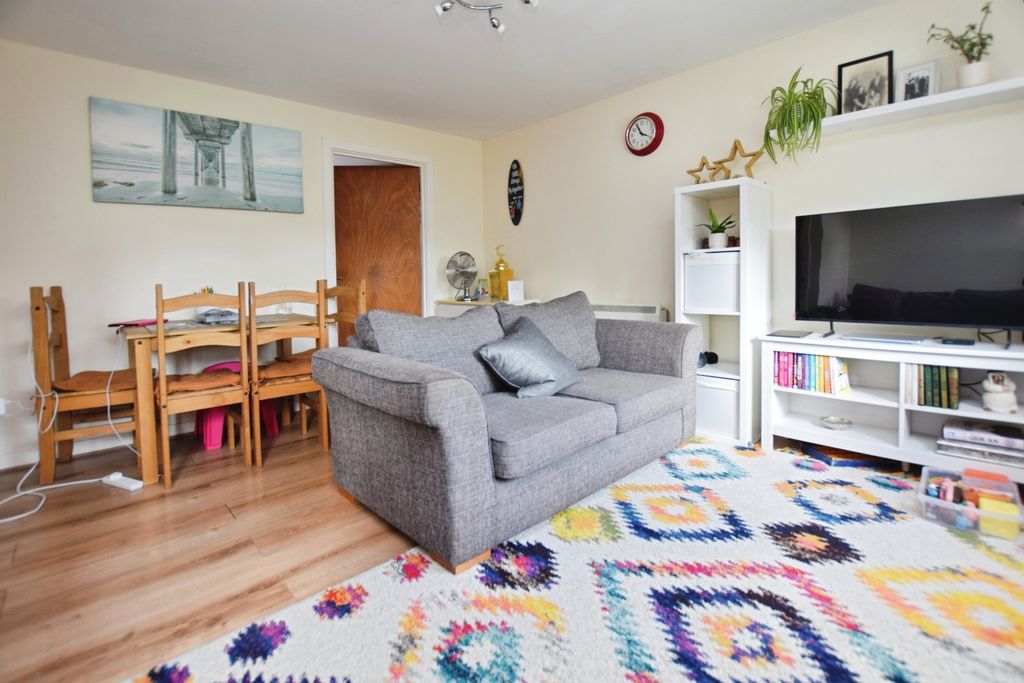 Property photo 3 of 8 Pbox-Img.Jpg