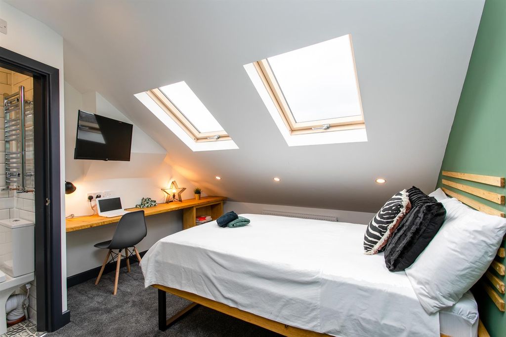 Property photo 1 of 12 35 Dean Street-1.Jpg