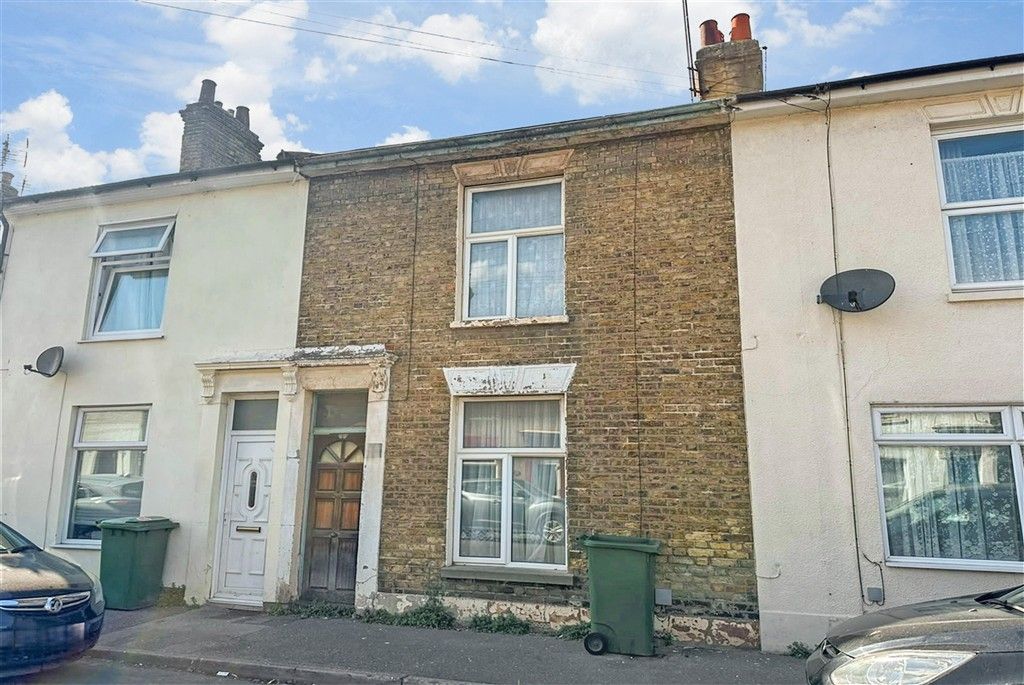 Property photo 1 of 8 Front