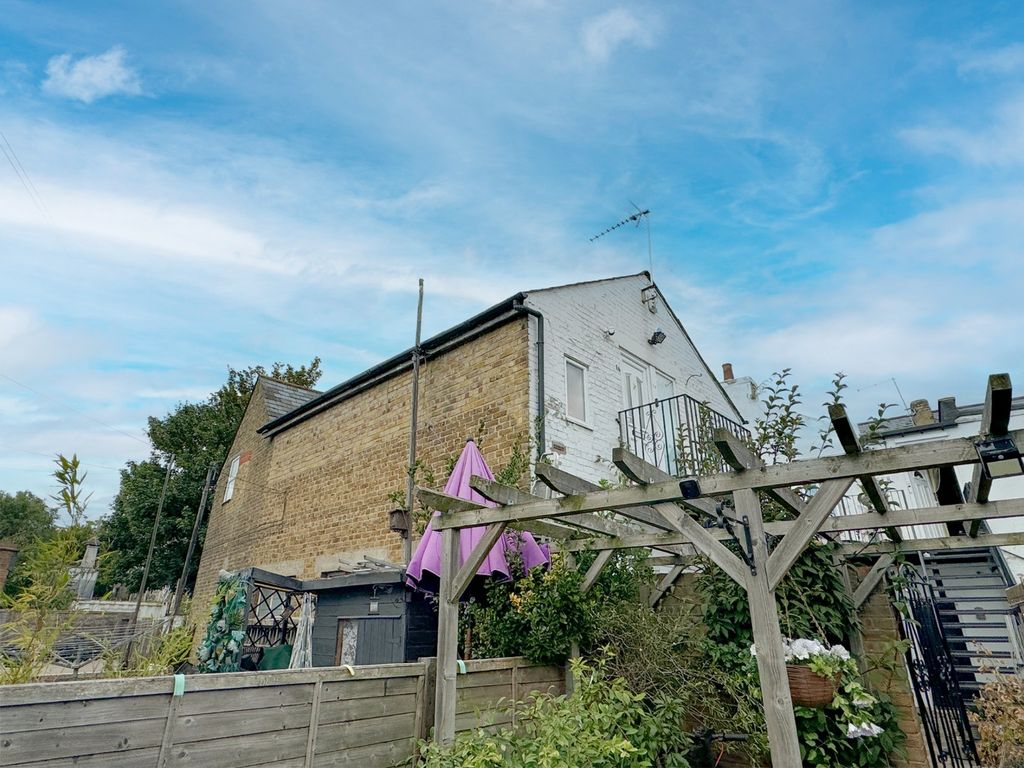 Property photo 1 of 19 3359703