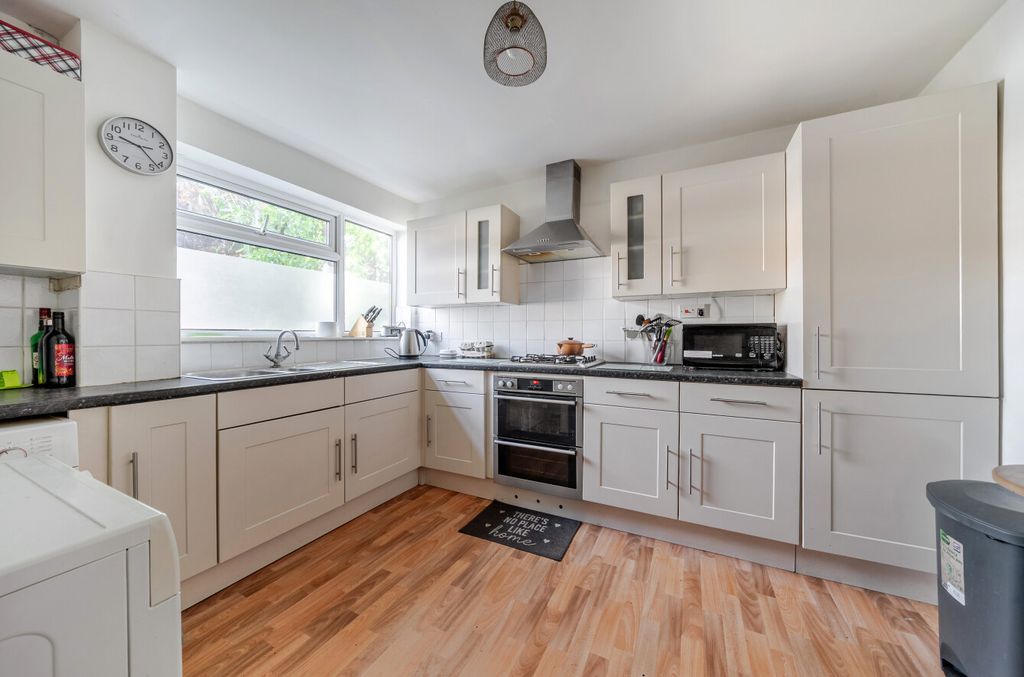 Property photo 3 of 12 1410602-19-69A56B...