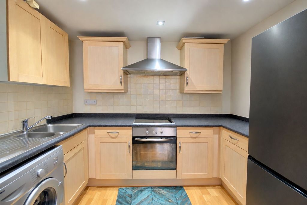 Property photo 2 of 9