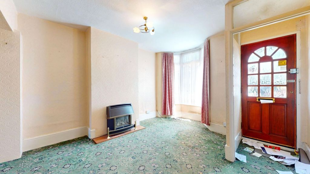 Property photo 2 of 11