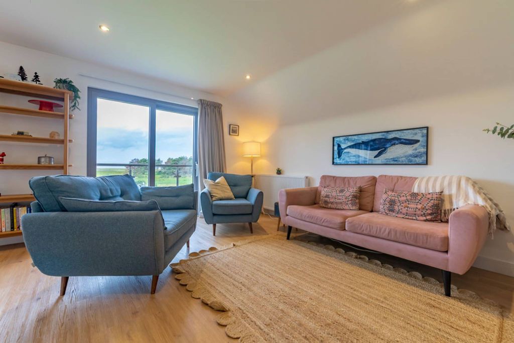 Property photo 2 of 39