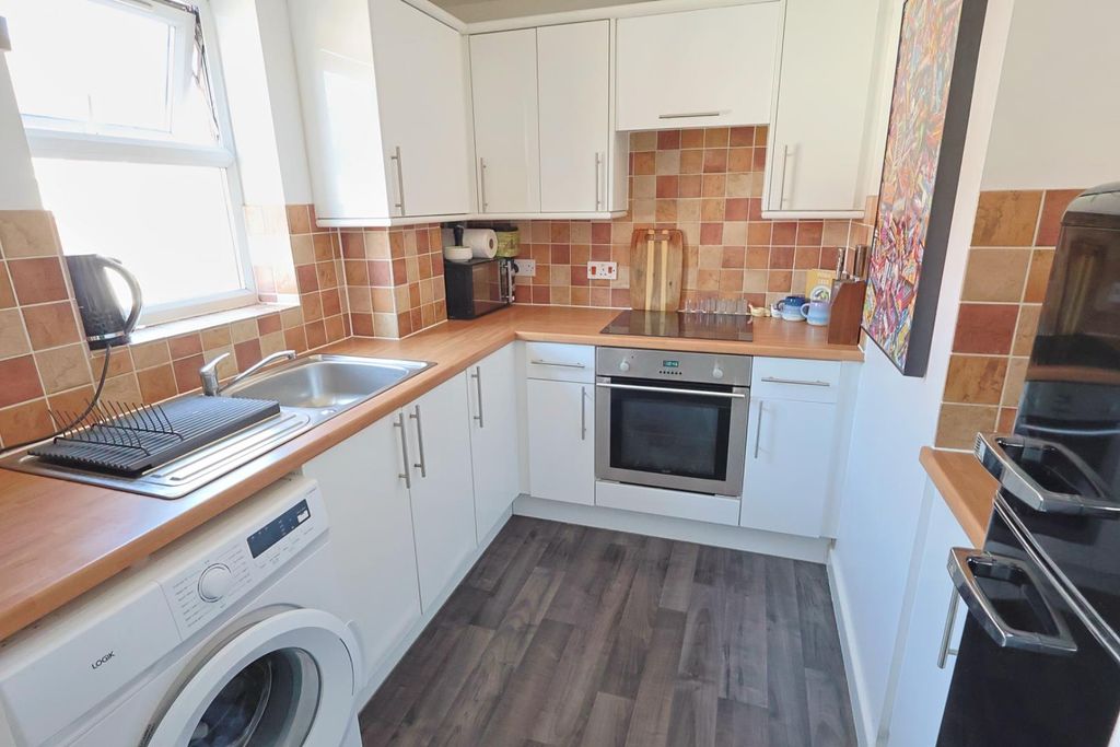 2 bed flat for saleConsort Place, Shakleton Road, Earlsdon, Coventry CV5 photo 4