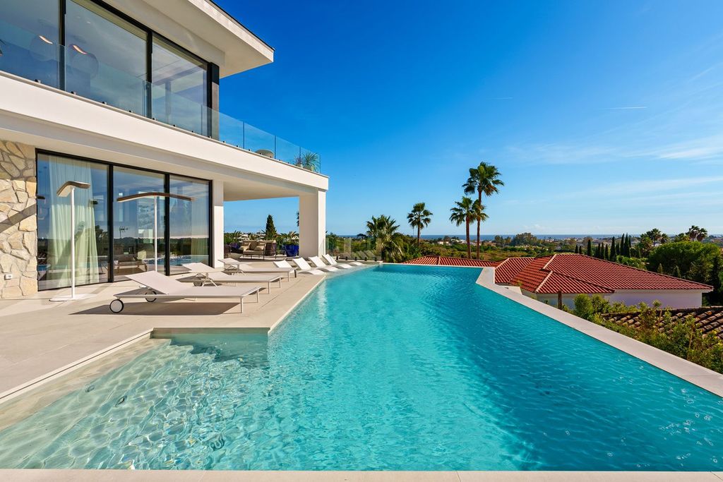 Property photo 2 of 50