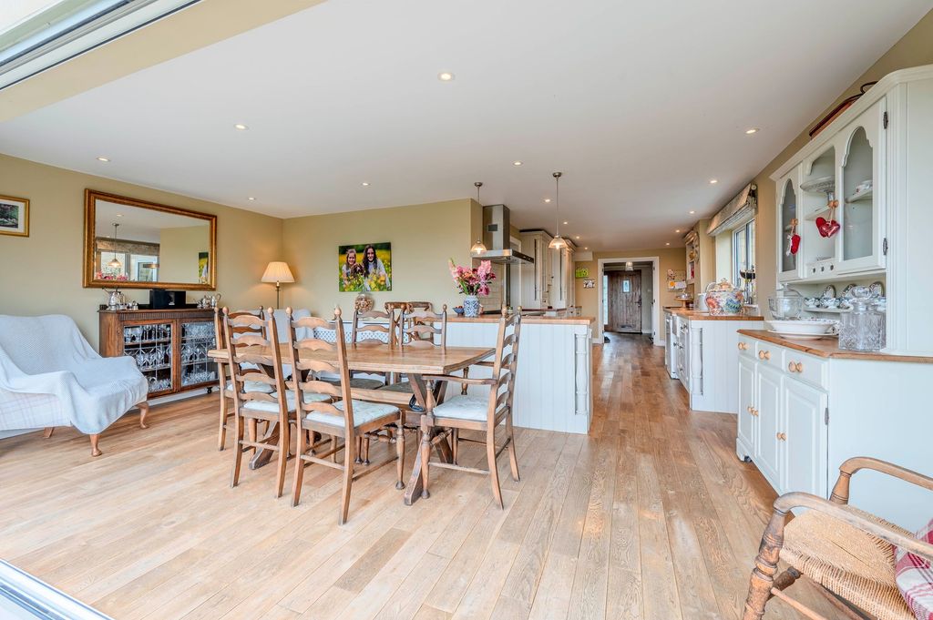 Property photo 3 of 27 Dining Area &amp; Kitchen