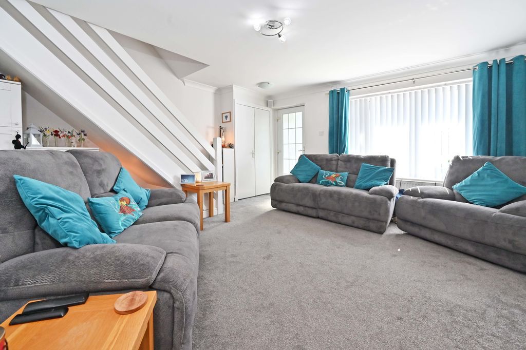 Property photo 2 of 30 Lounge