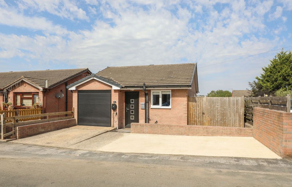 Property photo 1 of 29