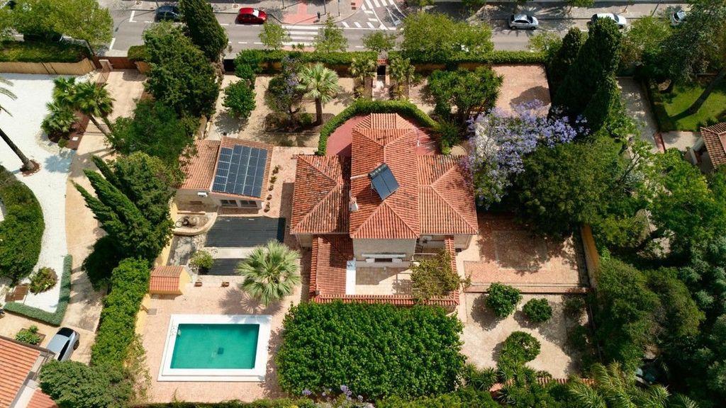 Property photo 3 of 43