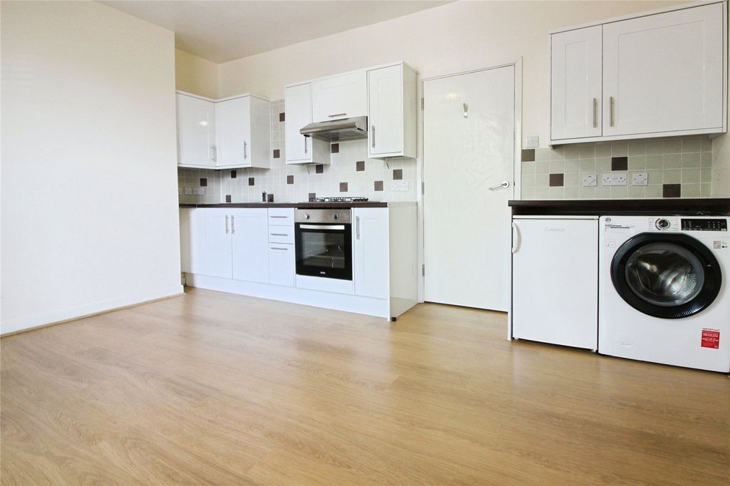 Property photo 2 of 6 Picture No. 19