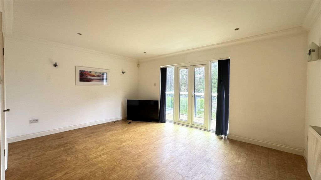 Property photo 2 of 9 Picture No. 08