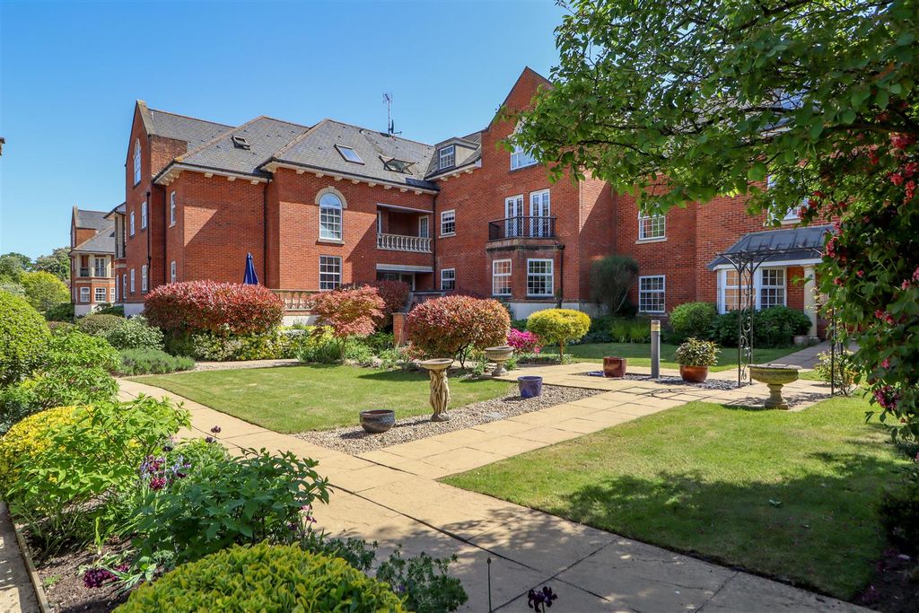 Additional image 19 of 2 bed flat for salePotters Place, Horsham RH12
