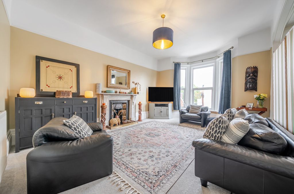Property photo 2 of 16 1513358-9-6A9Efc6...